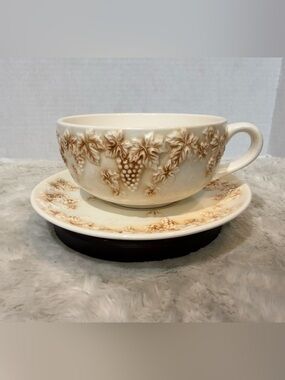 Vintage Lefton model H5982 ceramic soup bowl  and saucer